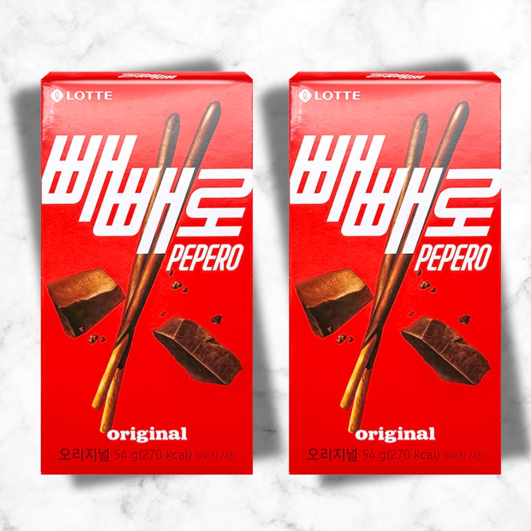 Assorted Pepero sticks flavours inside the Pepero Paradise Korean chocolate snack box